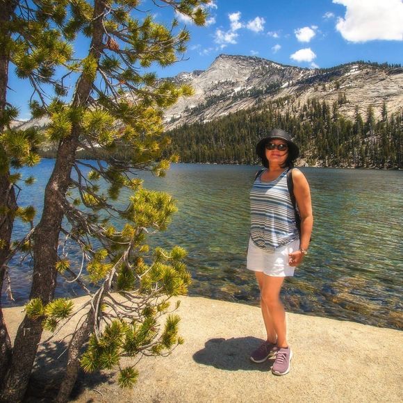 Meet your Posher, Rhea - Picture 1 of 1